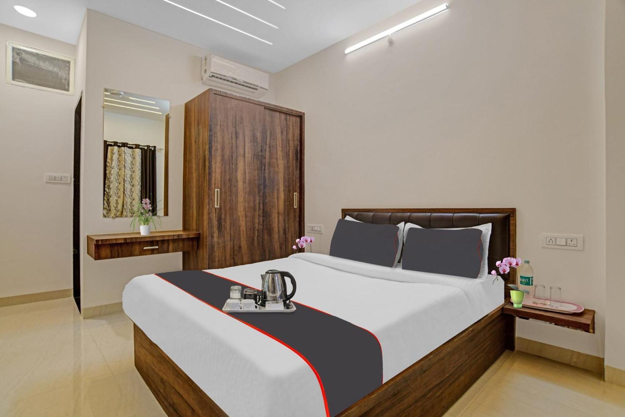 Collection O Riddhi Siddhi Hotel Indore Buitenkant foto