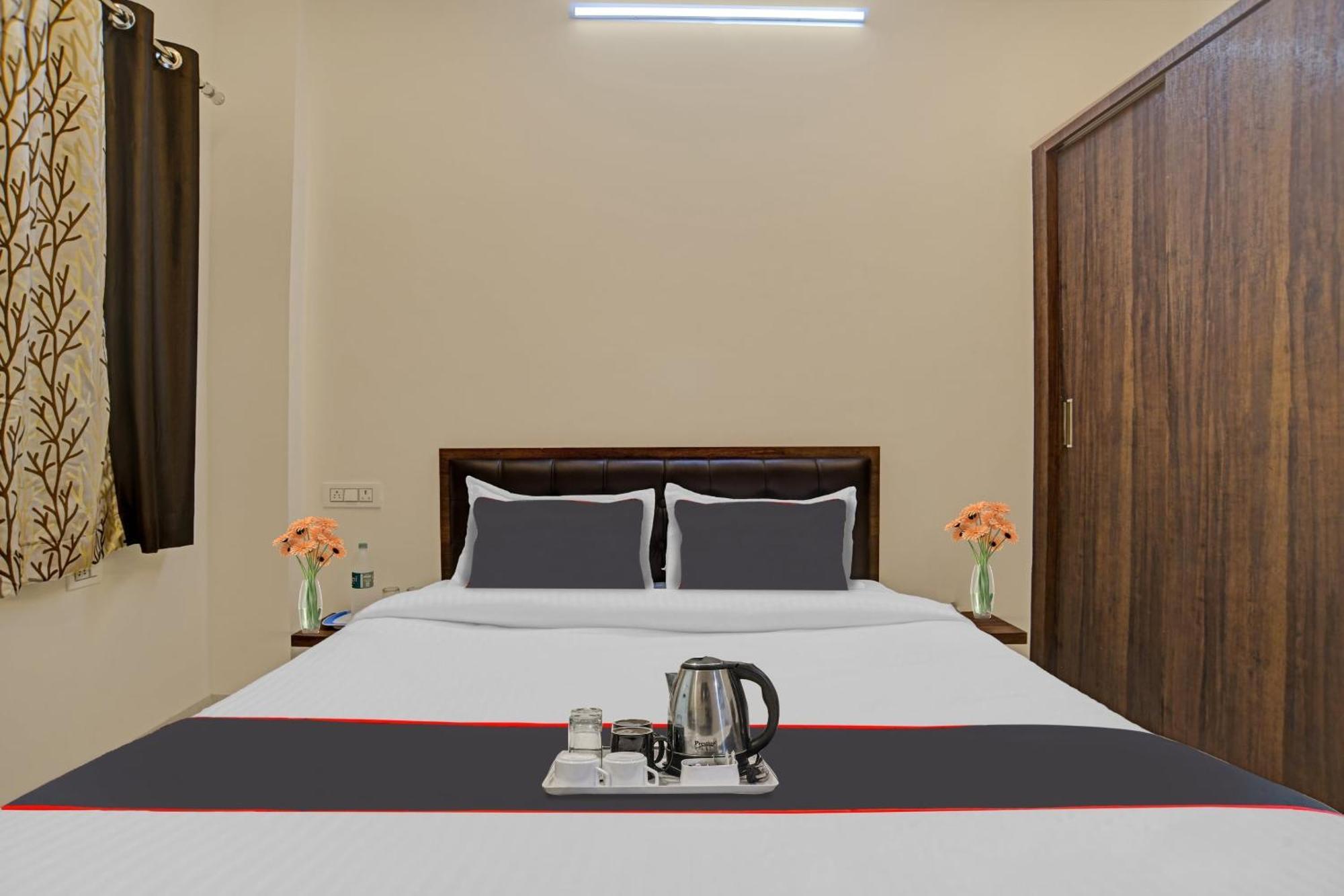 Collection O Riddhi Siddhi Hotel Indore Buitenkant foto