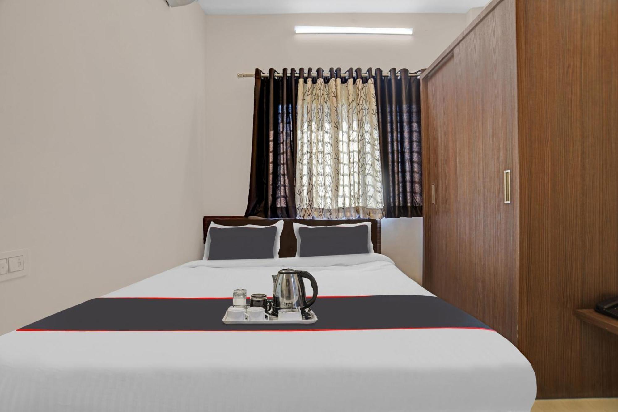 Collection O Riddhi Siddhi Hotel Indore Buitenkant foto