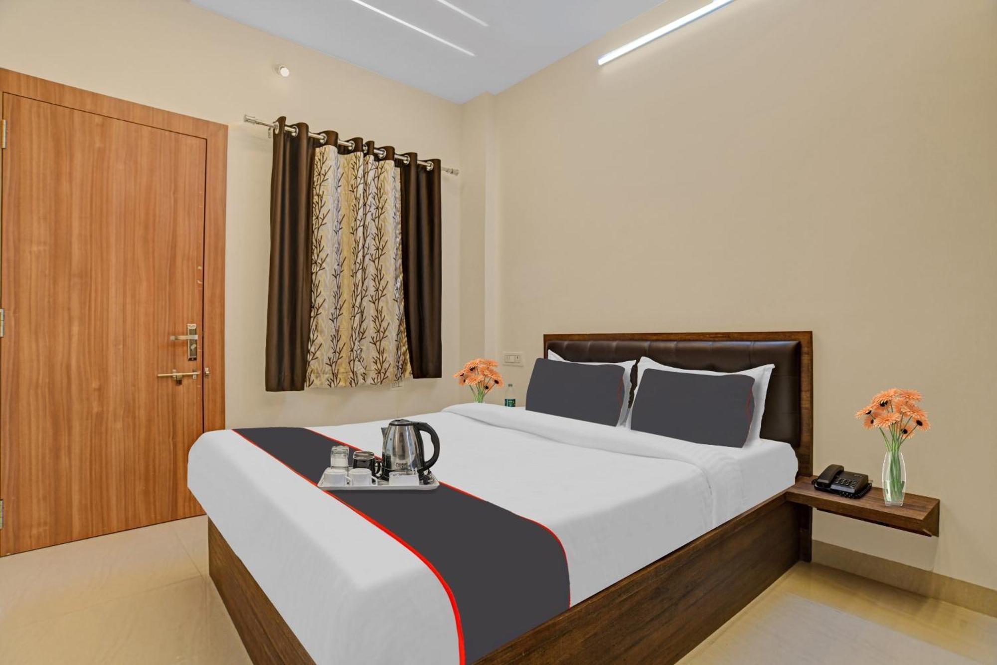 Collection O Riddhi Siddhi Hotel Indore Buitenkant foto
